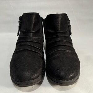 Clark’s Cloudsteppers Women’s Size 7 Black zip up Bootie